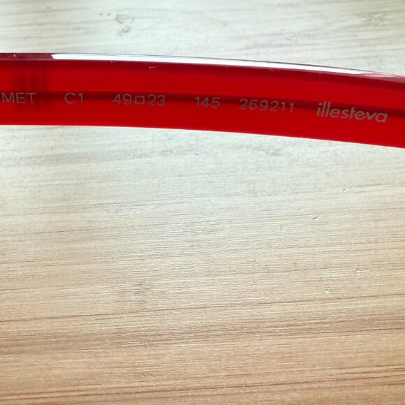 RARE RED MET x Illesteva Sunglasses - Picture 6 of 8